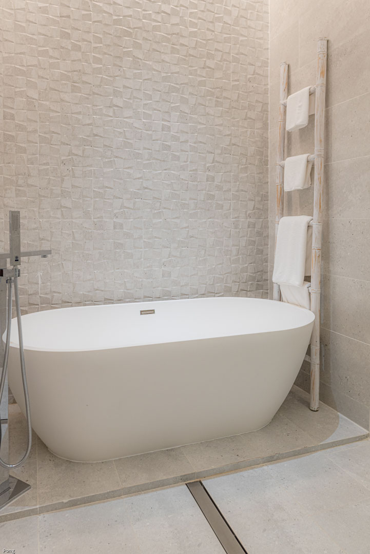 luxury bathroom villas phuket